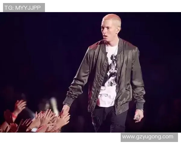 足球场上的辫子风潮：那些扎着多条辫子的明星球员们的魅力与风格